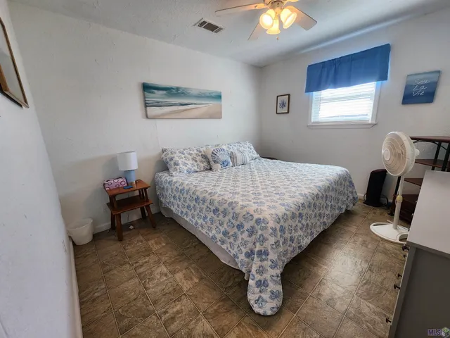 $325,000 | 626 Highway 1, Grand Isle, LA 70358