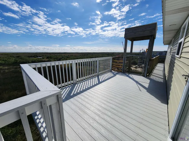 $325,000 | 626 Highway 1, Grand Isle, LA 70358