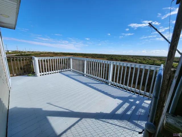 $325,000 | 626 Highway 1, Grand Isle, LA 70358