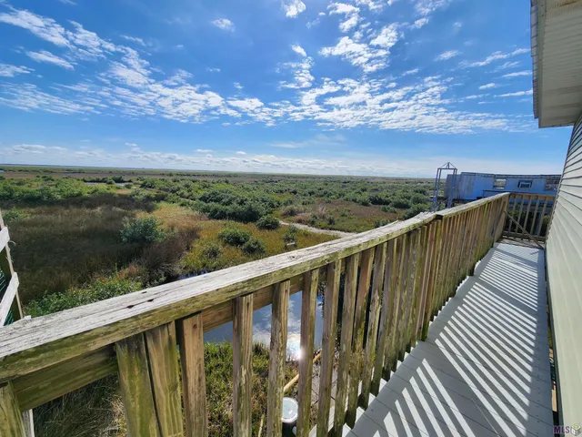 $325,000 | 626 Highway 1, Grand Isle, LA 70358