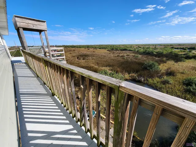 $325,000 | 626 Highway 1, Grand Isle, LA 70358