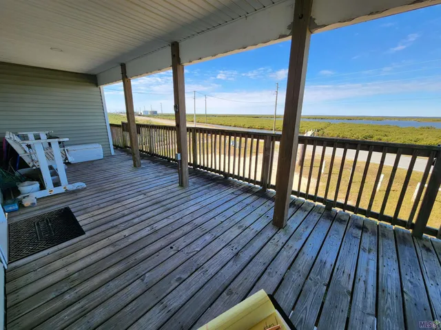 $325,000 | 626 Highway 1, Grand Isle, LA 70358