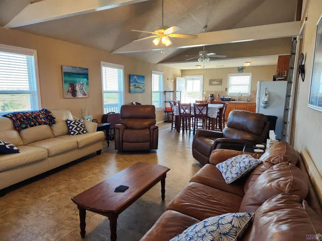$325,000 | 626 Highway 1, Grand Isle, LA 70358