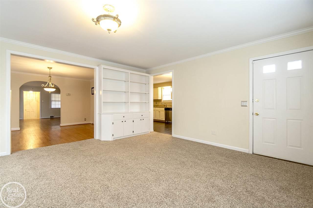 429 Moran Road Grosse Pointe Farms, MI 48236 - Photo 17 of 60