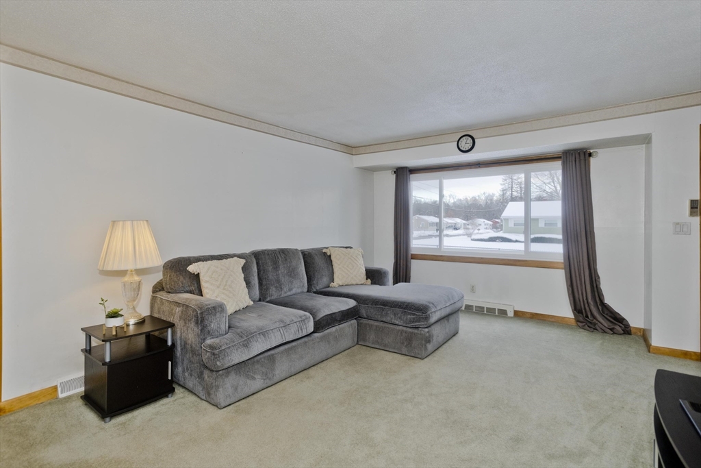 68 Hamilton Street Springfield, MA 01119 - Photo 13 of 35