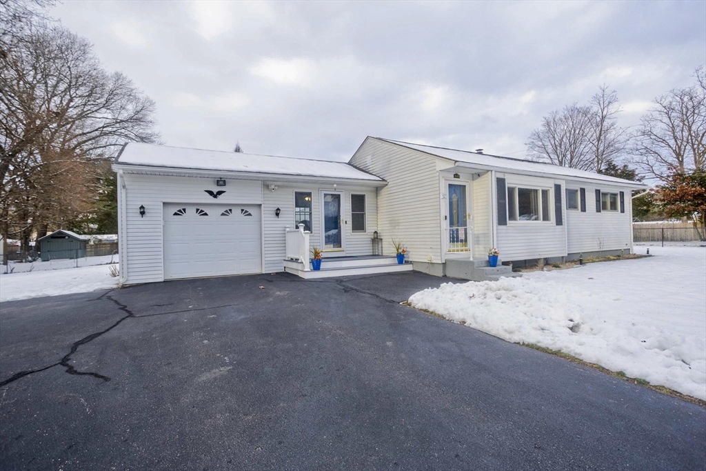 68 Hamilton Street Springfield, MA 01119 - Photo 2 of 35