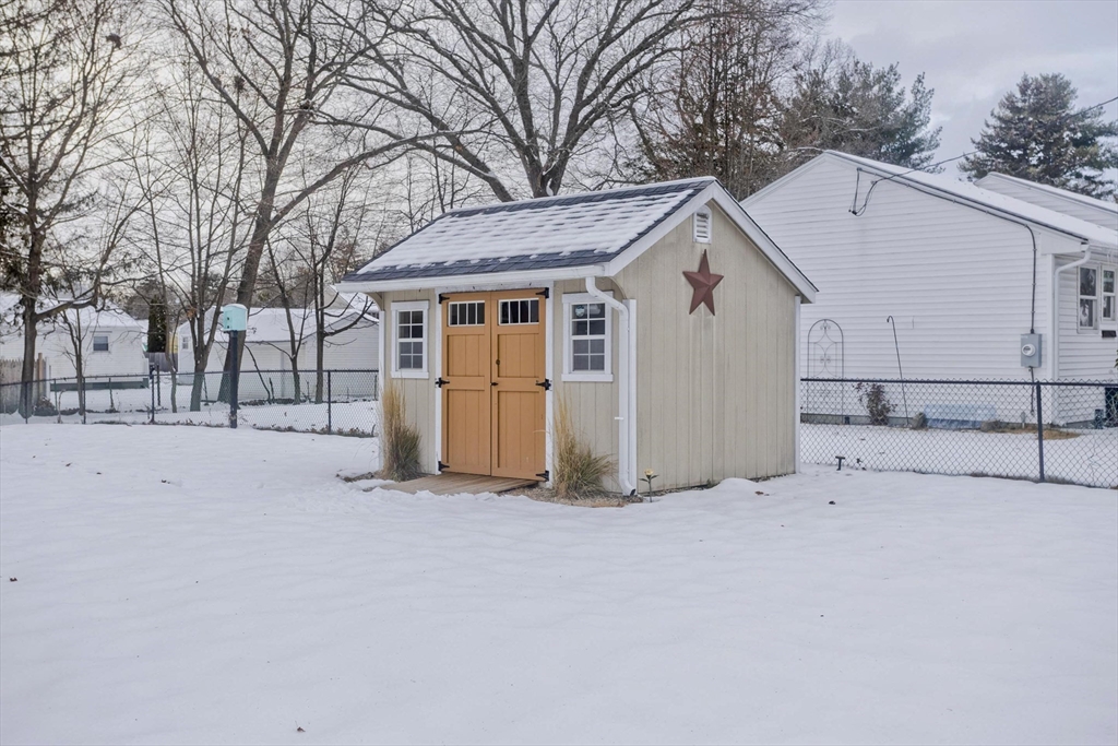 68 Hamilton Street Springfield, MA 01119 - Photo 26 of 35