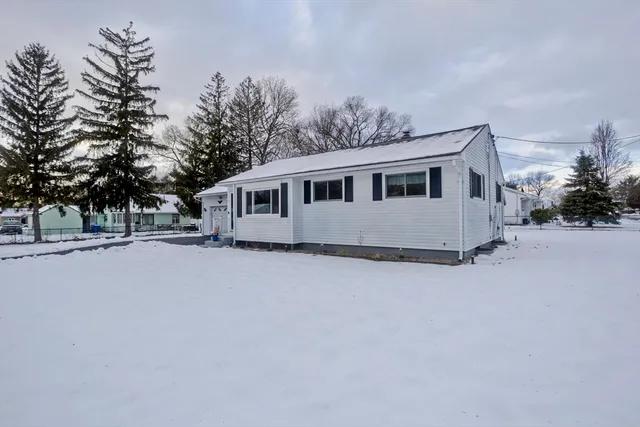 $299,900 | 68 Hamilton Street, Springfield, MA 01119