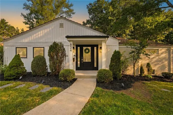 $519,900 | 824 Foxland Drive, Pittsburgh, PA 15243