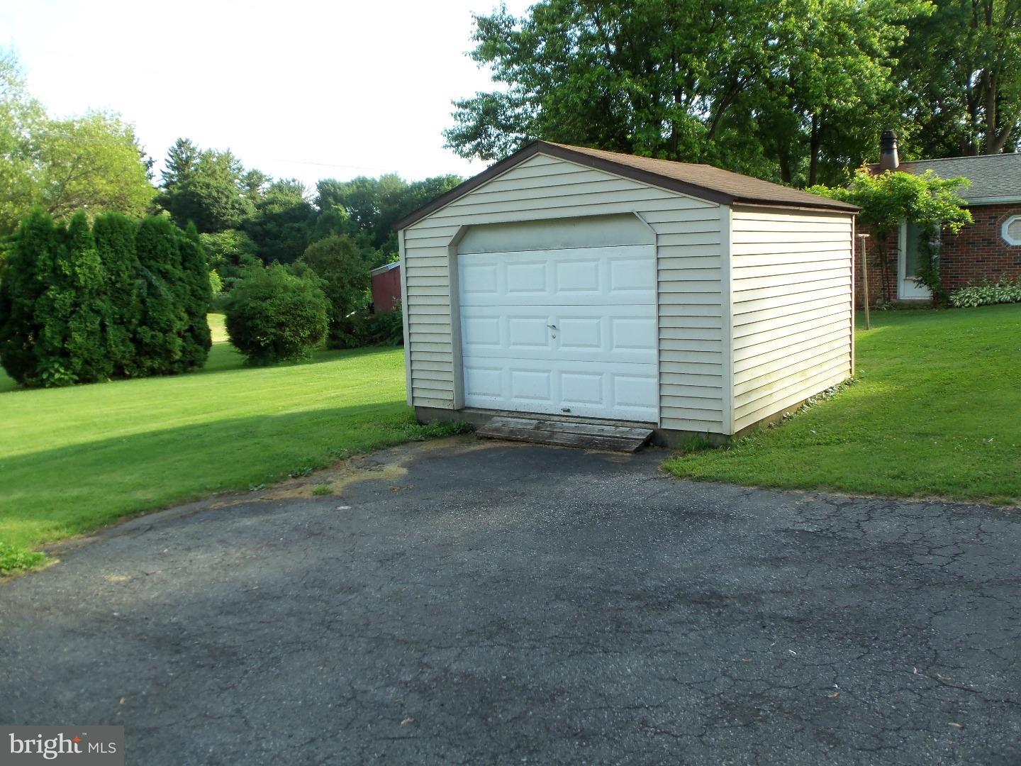 1030 Rhodora Avenue Reading, PA 19605 - Photo 23 of 24