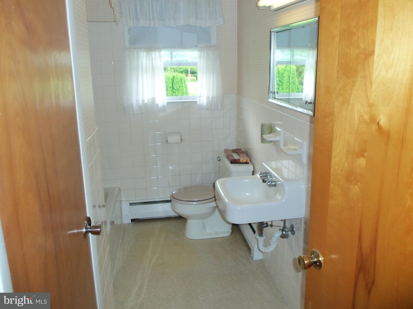 1030 Rhodora Avenue Reading, PA 19605 - Photo 7 of 24