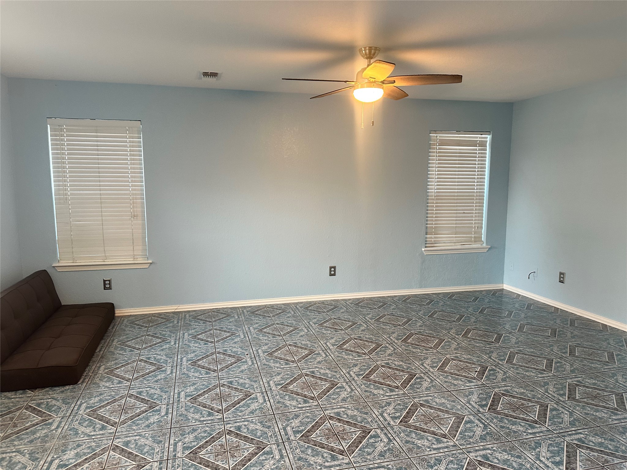 8340 Folkstone Lane Houston, TX 77075 - Photo 5 of 12