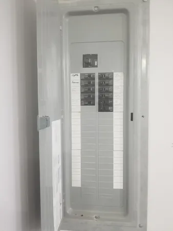 $299,000 | 16596 Dixie Highway, Holly, MI 48442