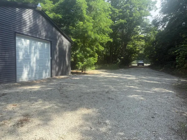 $299,000 | 16596 Dixie Highway, Holly, MI 48442