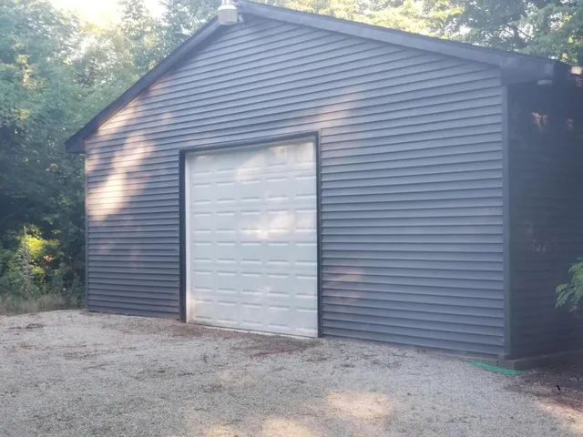 $299,000 | 16596 Dixie Highway, Holly, MI 48442