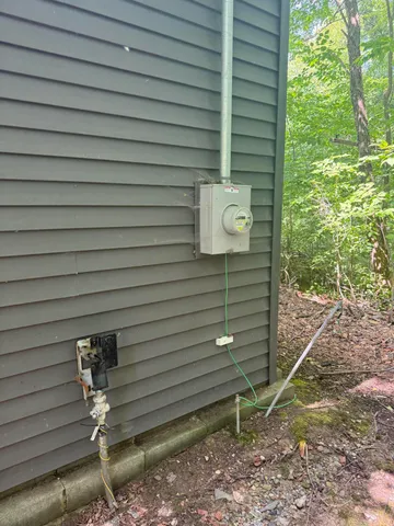 $299,000 | 16596 Dixie Highway, Holly, MI 48442