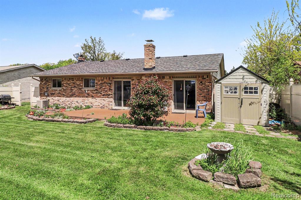 11422 Common Road Warren, MI 48093 - Photo 16 of 17