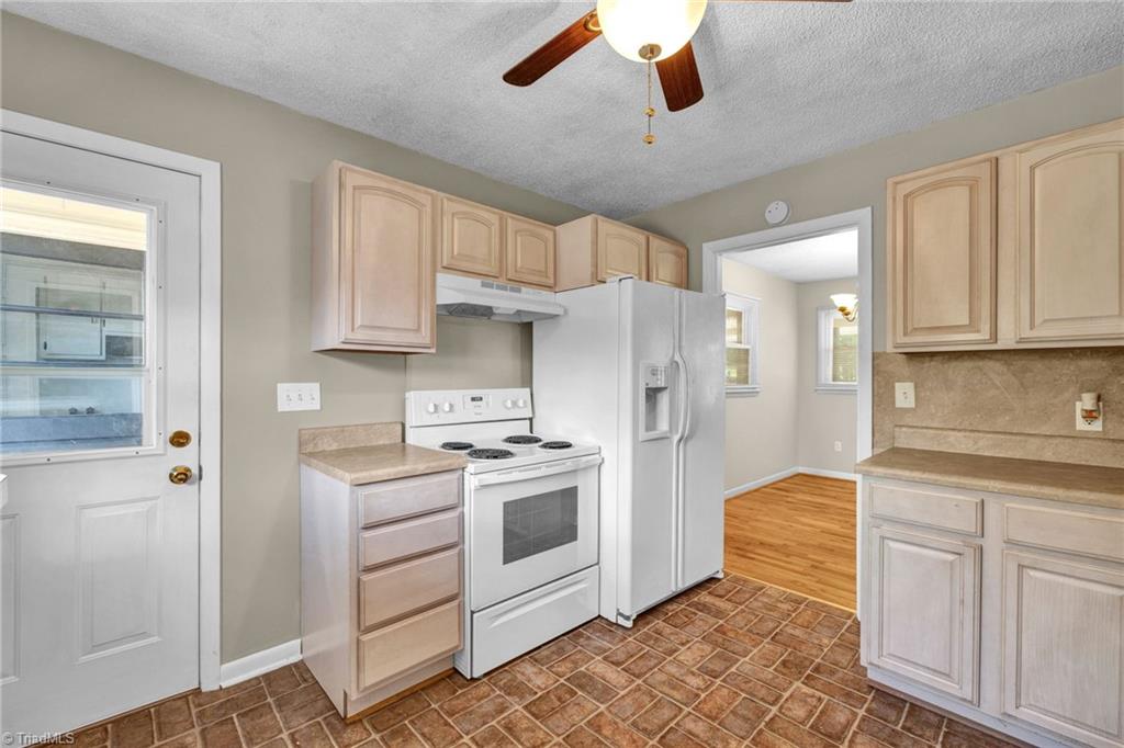 907 Brentwood Road Eden, NC 27288 - Photo 15 of 31 Gallery Image 15