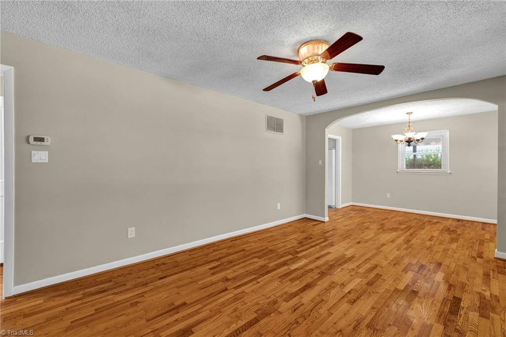 907 Brentwood Road Eden, NC 27288 - Photo 7 of 31 Gallery Image 7