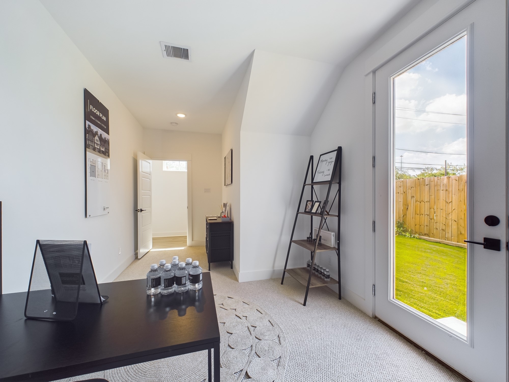 8319 Springwood Drive Houston, TX 77055 - Photo 7 of 47 Open concept second floor living area.