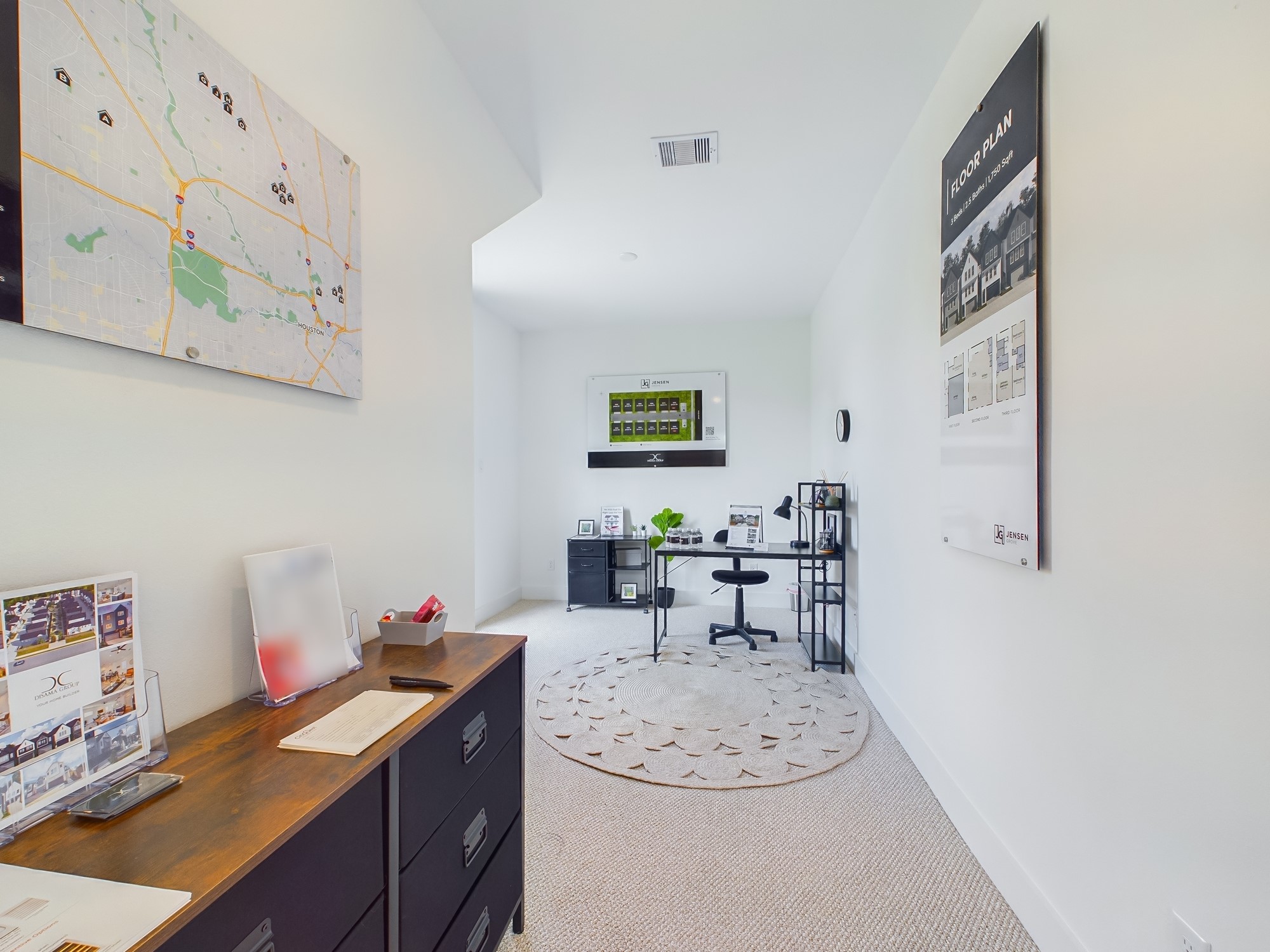 8319 Springwood Drive Houston, TX 77055 - Photo 8 of 47 FLEX ROOM - home office/Gameroom/home gym - you name it!