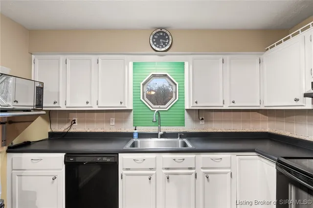 $299,900 | 5385 Corydon Ridge Road Northeast, Lanesville, IN 47136