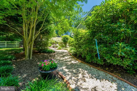 $685,000 | 7618 Highland Street, Springfield, VA 22150
