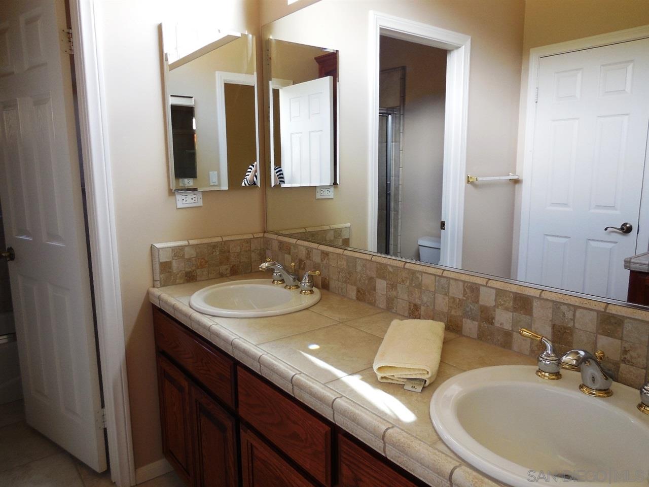 2683 Country Meadows Road Alpine, CA 91901 - Photo 17 of 20 Gallery Image 17