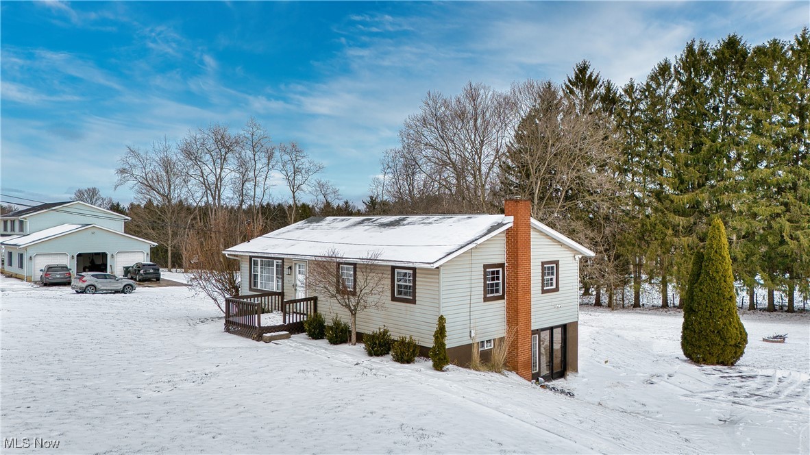 6160 Dresden Road Zanesville, OH 43701 - Photo 2 of 32