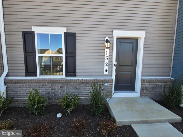 $2,000 | 1324 Red Clover Lane, Ranson, WV 25438