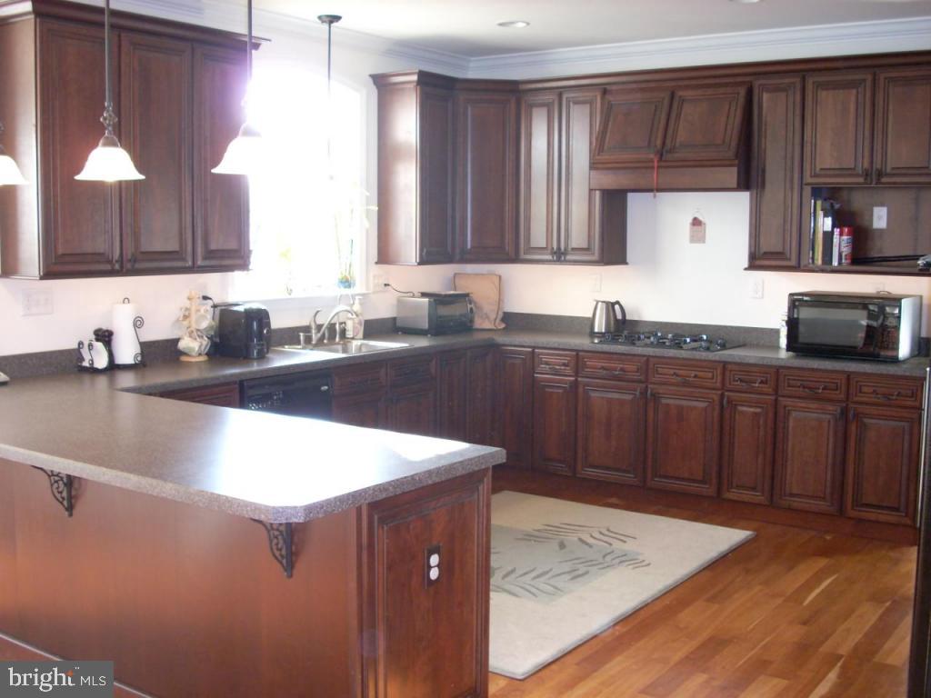 300 Bloomfield Drive Lititz, PA 17543 - Photo 2 of 10 Gallery Image 2