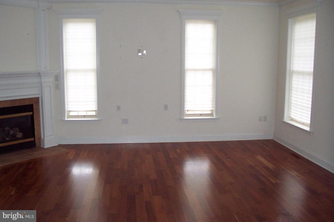 300 Bloomfield Drive Lititz, PA 17543 - Photo 4 of 10 Gallery Image 4