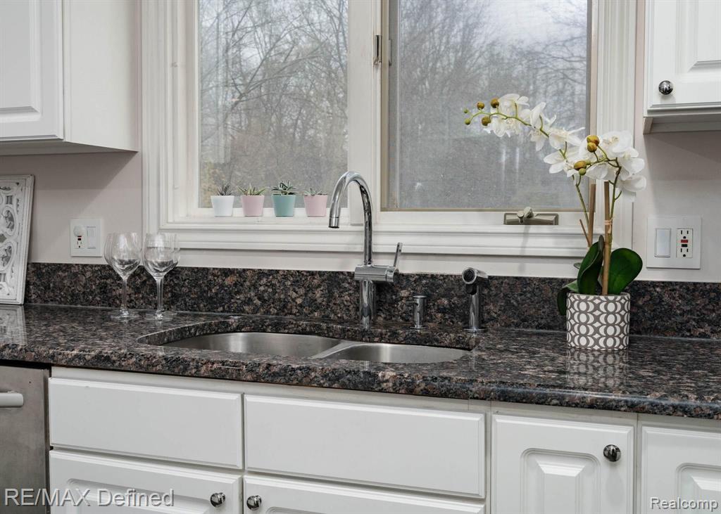 6566 Chatham Circle Rochester Hills, MI 48306 - Photo 15 of 50