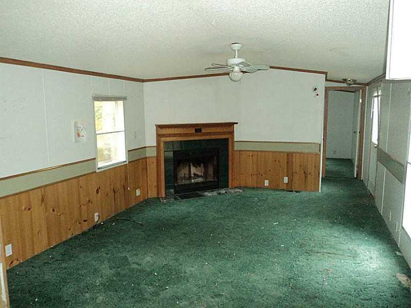 195 Seal Harbor Road Spruce Head, ME 04859 - Photo 2 of 5 Living Room.