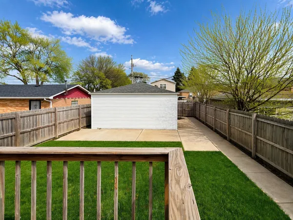 $379,000 | 7805 South Homan Avenue, Chicago, IL 60652