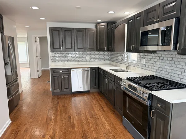 $379,000 | 7805 South Homan Avenue, Chicago, IL 60652
