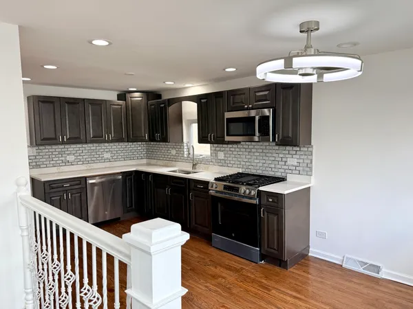 $379,000 | 7805 South Homan Avenue, Chicago, IL 60652