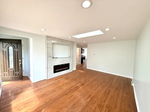 $379,000 | 7805 South Homan Avenue, Chicago, IL 60652