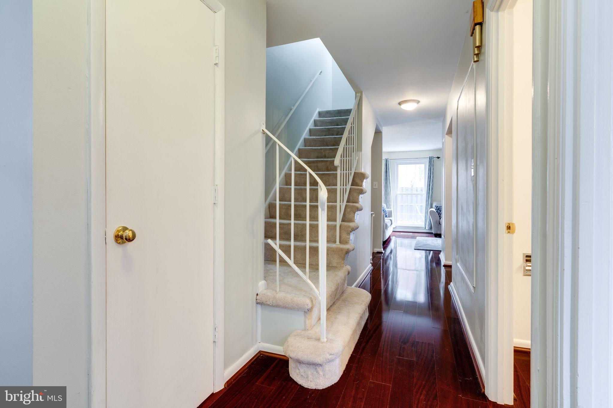7263 Evanston Road Springfield, VA 22150 - Photo 3 of 31