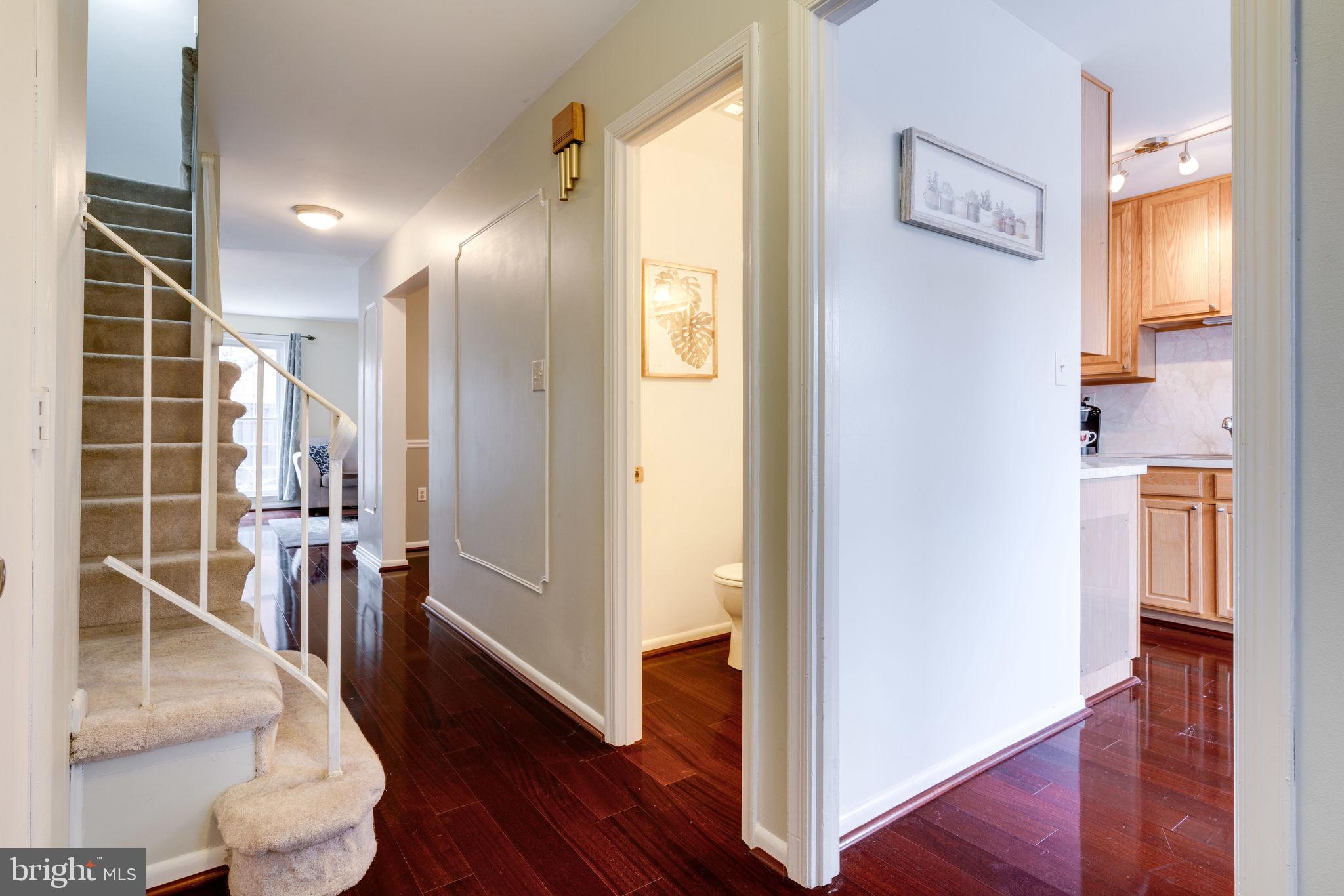 7263 Evanston Road Springfield, VA 22150 - Photo 4 of 31