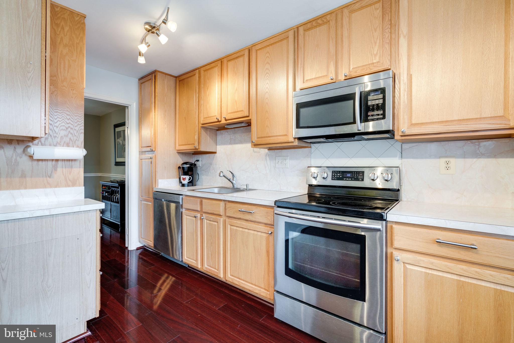 7263 Evanston Road Springfield, VA 22150 - Photo 6 of 31