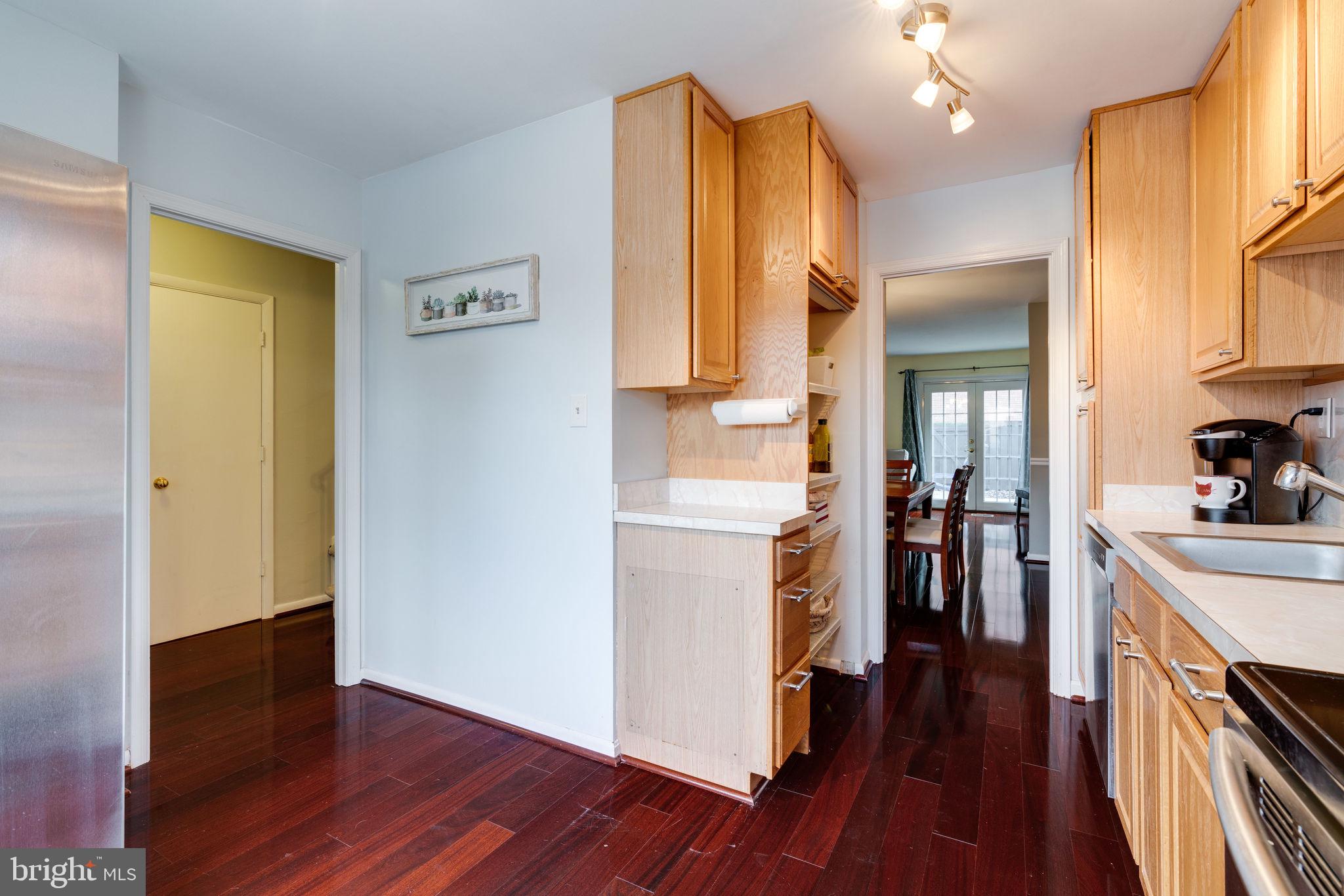 7263 Evanston Road Springfield, VA 22150 - Photo 7 of 31