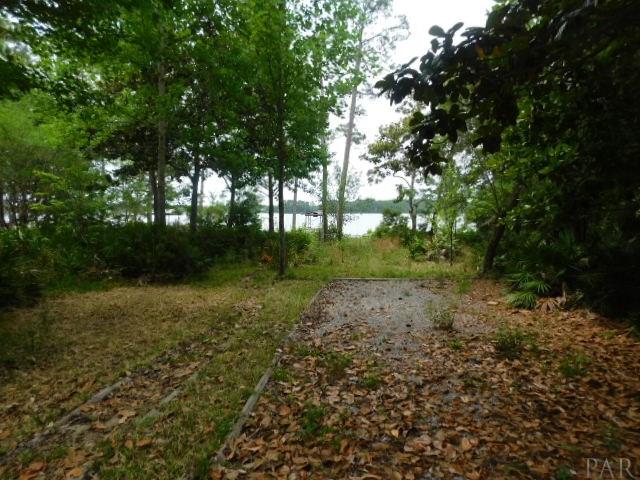 2923 Holley Point Road Navarre, FL 32566 - Photo 6 of 29 Gallery Image 6