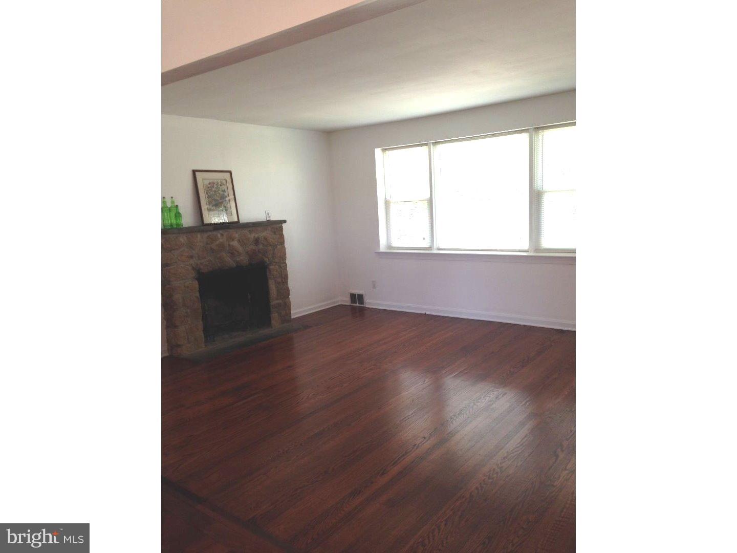 3921 York Rd. Buckingham, PA 18925 - Photo 9 of 14 Living Room