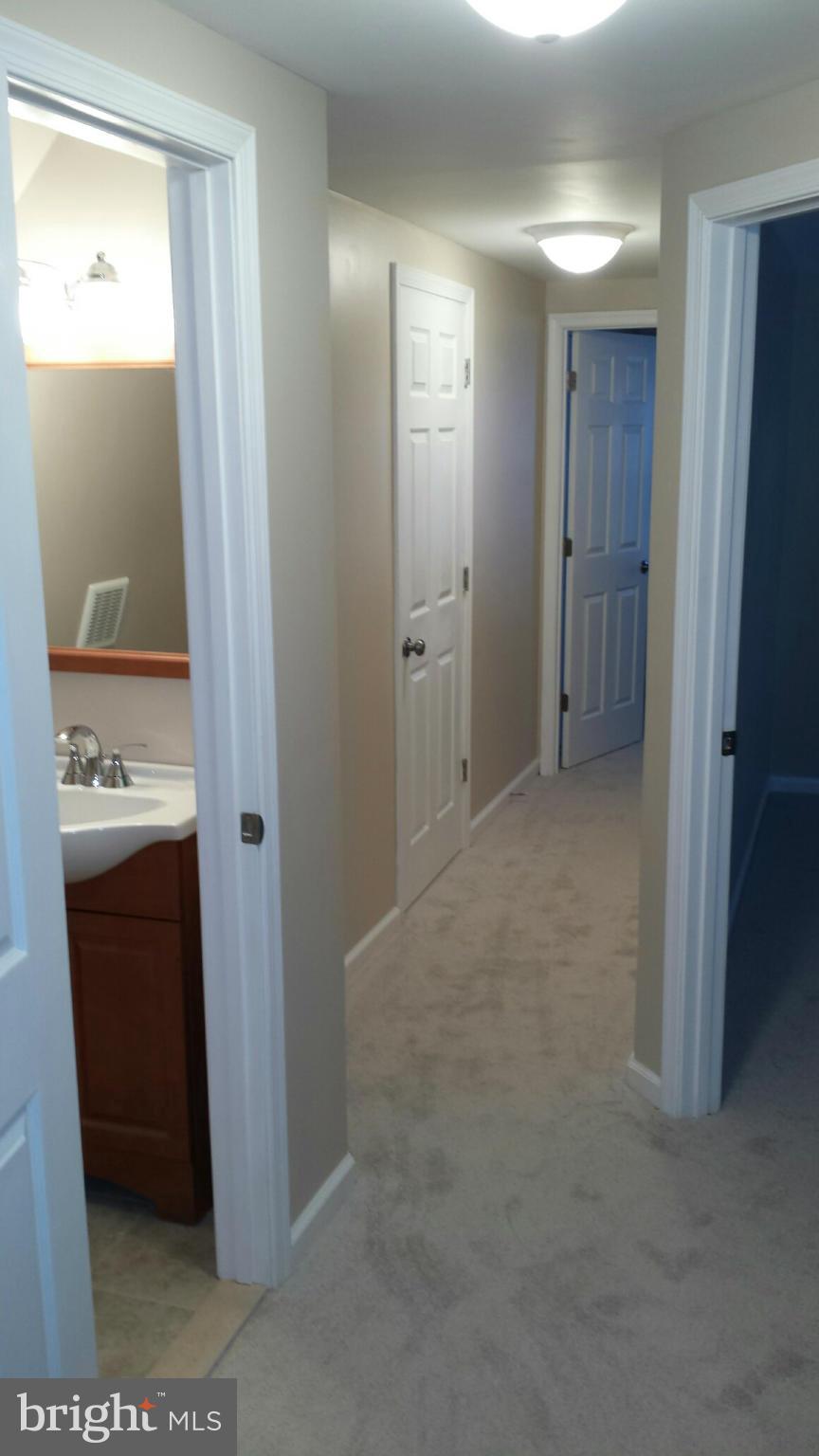 715 Old Love Point Road Stevensville, MD 21666 - Photo 18 of 29 Hallway