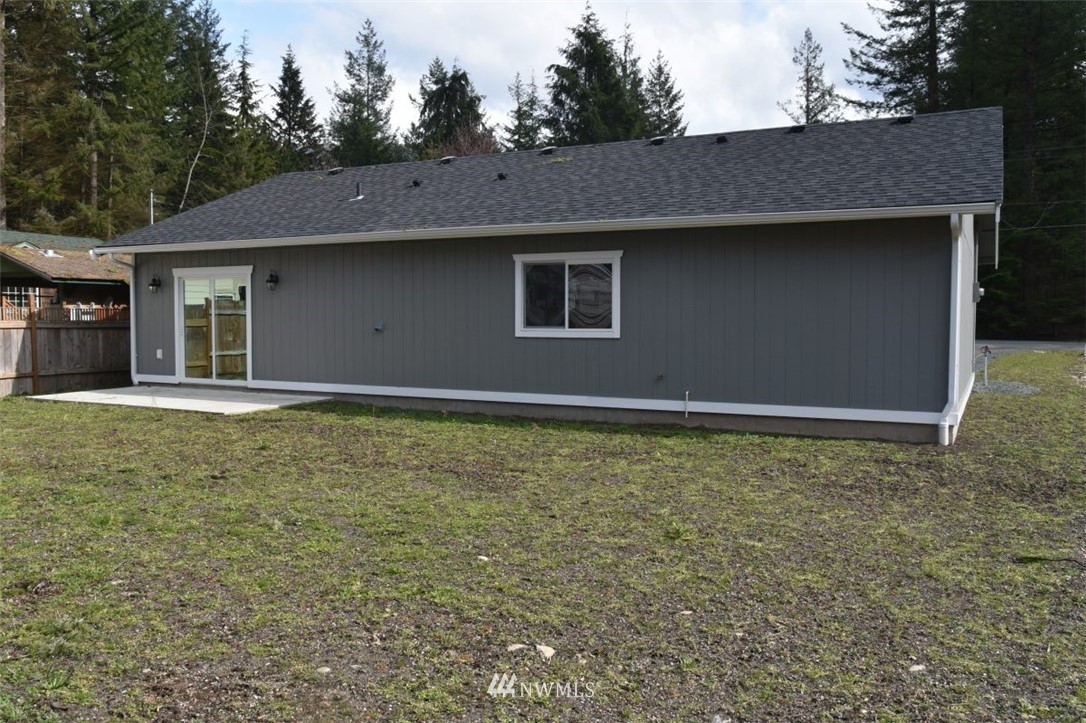 6136 Shamrock Road Maple Falls, WA 98266 - Photo 3 of 9 Gallery Image 3