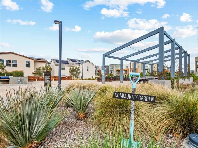 $799,999 | 27478 Boulderview Way, Valencia, CA 91381