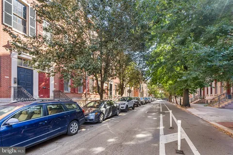 $420,000 | 1029 Spruce Street, Unit 200, Philadelphia, PA 19107