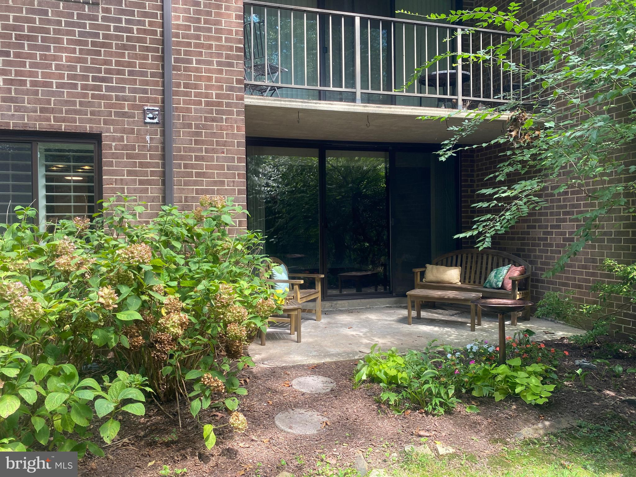 1414 Northgate Square, Unit 14/1B Reston, VA 20190 - Photo 2 of 12 The beauty of this location.