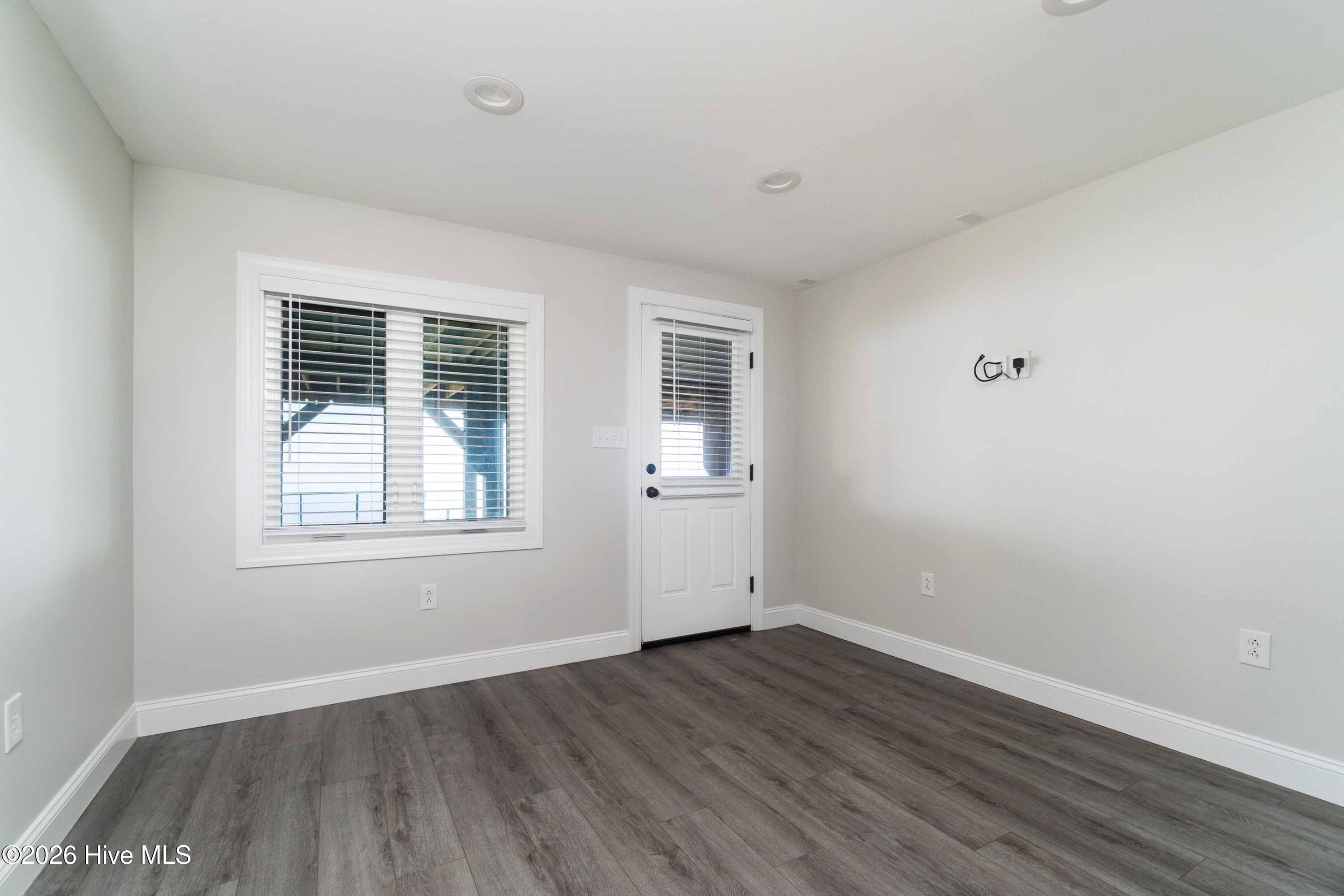 3465 Janiero Road Arapahoe, NC 28510 - Photo 31 of 47 026_Laundry